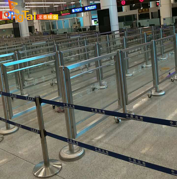 龍?zhí)┎讳P鋼護(hù)欄