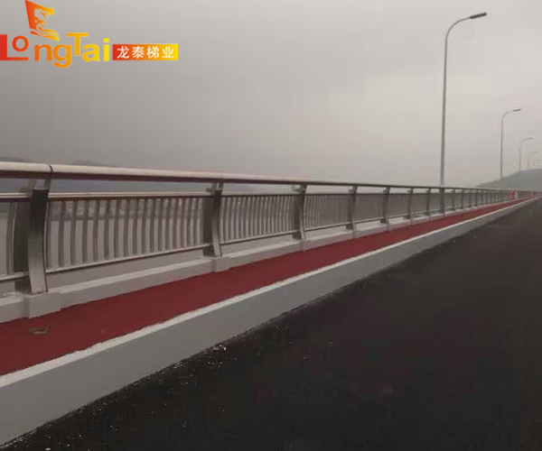 橋梁護(hù)欄
