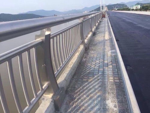 不銹鋼護(hù)欄