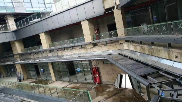南寧大唐總部1號不銹鋼玻璃護欄工程案例